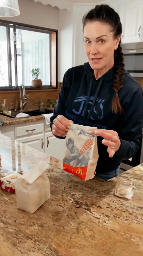 美國女子封存薯條漢堡包17年 開箱竟然無發霉令人震驚