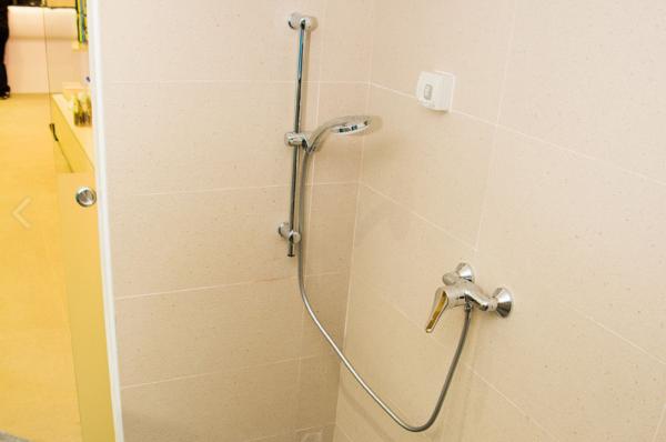 新界7大狗狗游泳池 主人一同下水/室內外泳池/落地玻璃欣賞水底動態