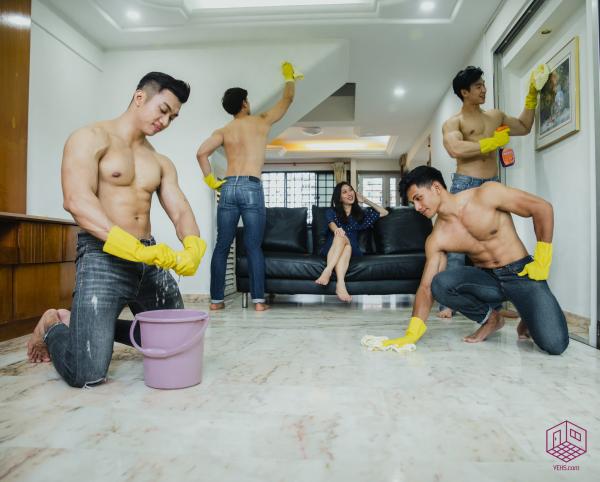 新加坡推「肌肉男家居清潔服務」 千起請半裸型男上門服務！  (Hunky Man Cleaning Service)