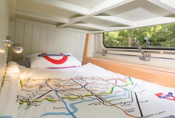 英國木匠用16萬改裝舊巴士 有齊廚房雙人床化身溫馨度假屋！
