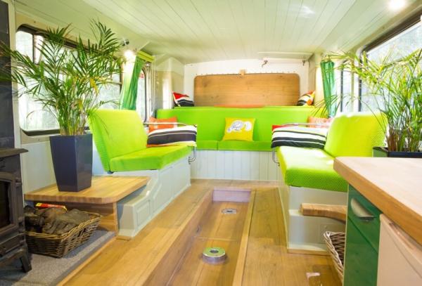 英國木匠用16萬改裝舊巴士 有齊廚房雙人床化身溫馨度假屋！