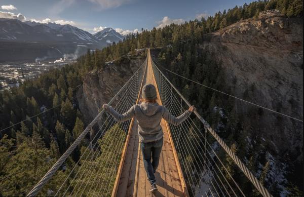 加拿大最高吊橋5月開放 高426呎/千2米空中鞦韆/笨豬跳