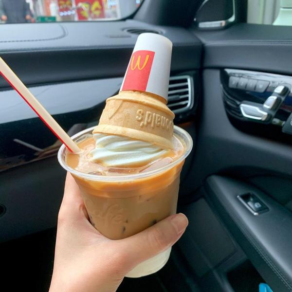 韓國瘋傳DIY麥當勞甜品新食法 新地筒+咖啡輕鬆製成Affogato！