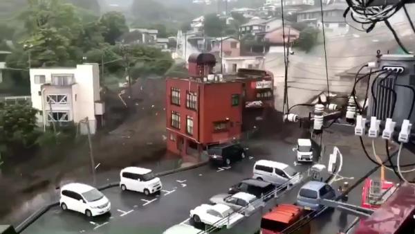 日本神奈川靜岡2縣歷史性暴雨 熱海發生泥石流2死約20失蹤、箱根蘆之湖水位上漲