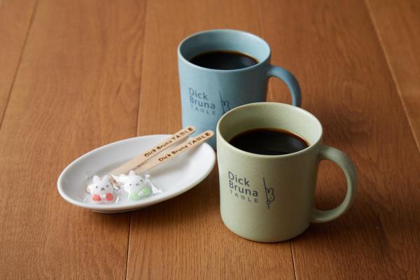 Cafe 提供各款原創雪糕特飲和咖啡（350 日㘣）。