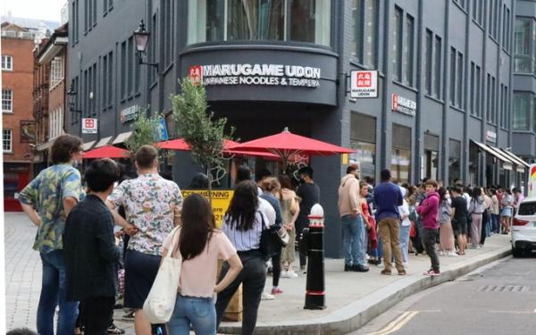 倫敦首間丸龜製麵分店正式開業 烏冬價錢親民一碗賣幾多錢?