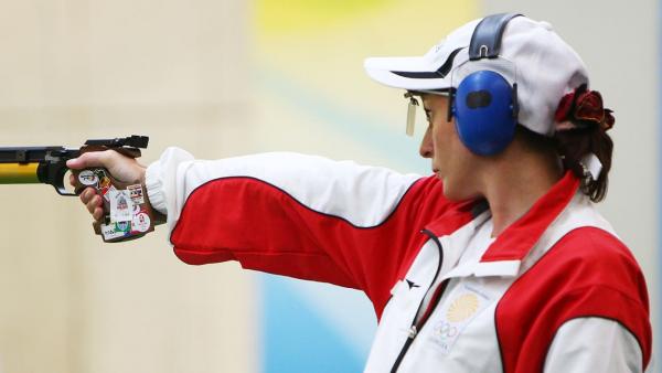 52歲格魯吉亞女射擊手9度參戰奧運 約定兒子下屆奧運一同參賽！