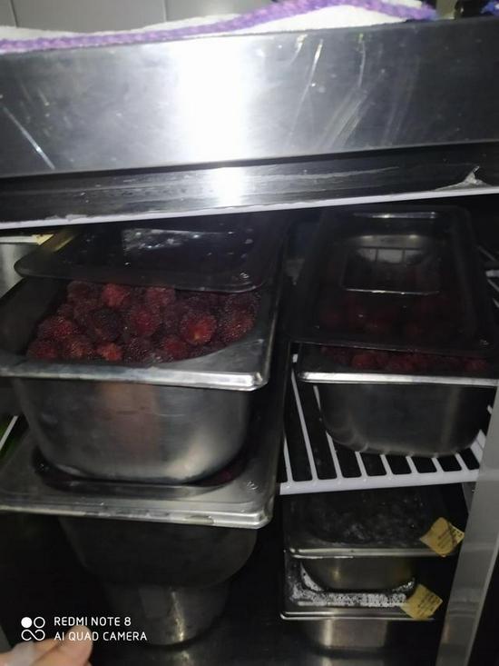 記者卧底潛入奈雪的茶打工 揭店內曱甴亂爬、水果腐爛