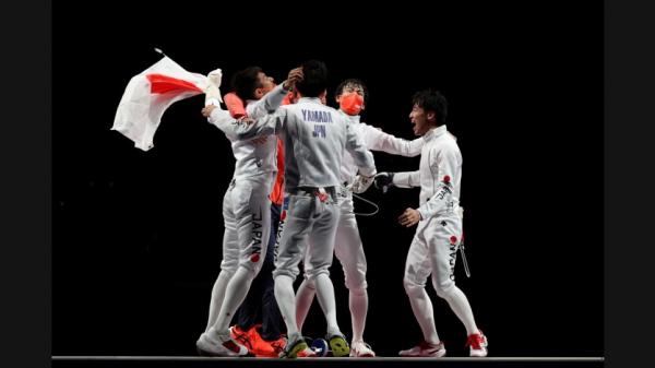 山田優與隊友加納虹輝、見延和靖和宇山賢擊敗俄羅斯奧委會，奪得男子團體重劍比賽金牌，為日本首次奪得劍擊項目金牌