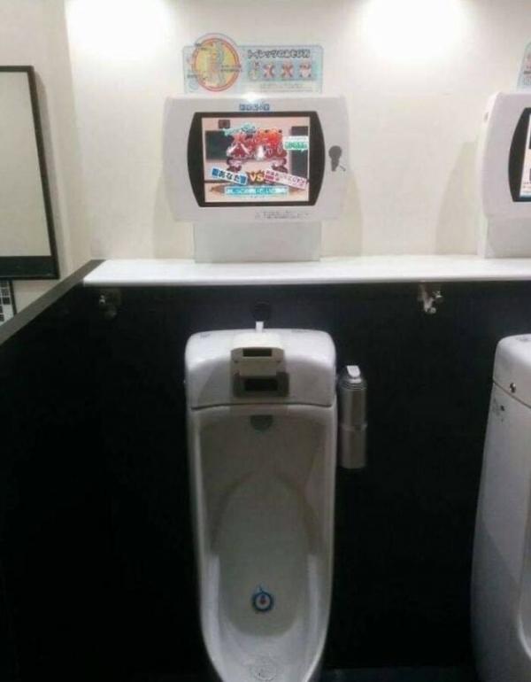 10大日本奇特文化震驚外國人 去廁所用屙尿速度玩遊戲?
