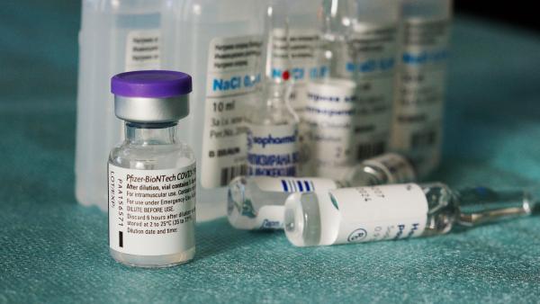 韓國驚爆疫苗醫療事故 10人被一次打5劑輝瑞？