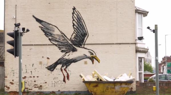 Banksy神秘現身英國東岸 享受Spraycation創10幅新作