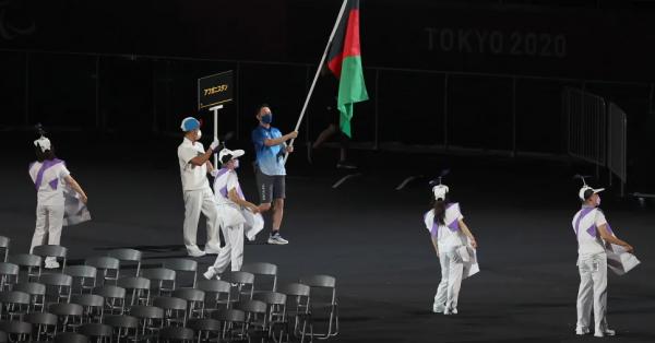 曾一度傳出阿富汗選手無法前往東京參賽，但開幕禮仍有高舉阿富汗國旗