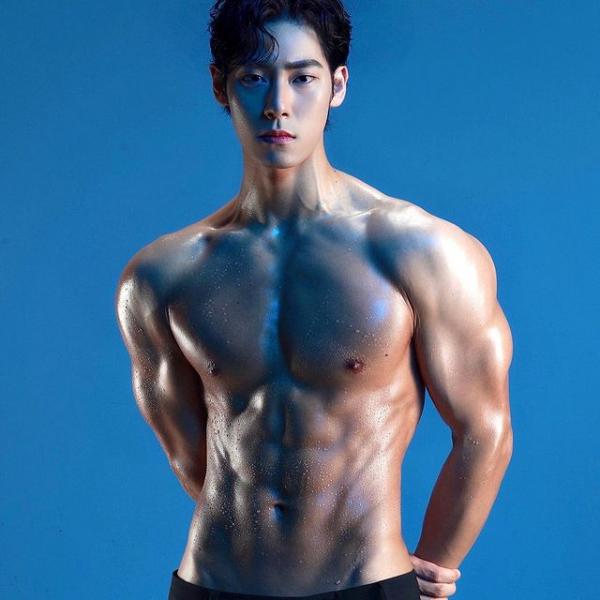 2021韓國先生冠軍誕生 由24歲靚仔爆肌大學生勝出！