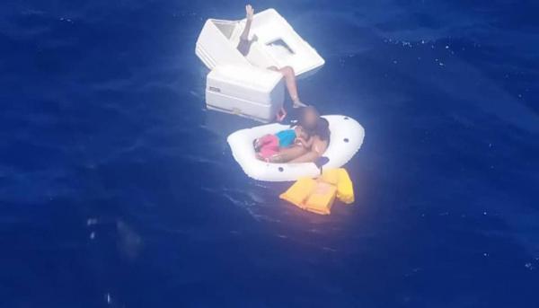 遇船難漂流4日母親靠飲尿維生 餵母乳保子女命終脫水身亡