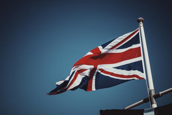英國政府承諾考慮修改BNO簽證 容許97後出生之港人移民英國