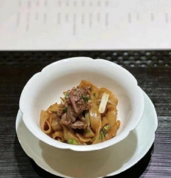 上海餐廳推另類中式Omakase 人均00食乾炒牛河  份量少網民大罵「呃錢」