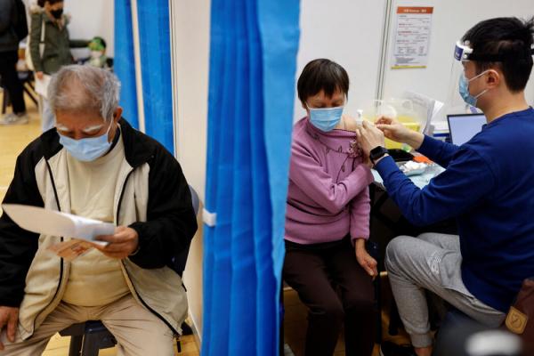 本港1個月內染疫死亡逾5000人 台灣醫生揭香港疫情爆發一大關鍵原因