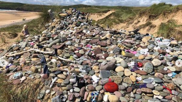 哈利波特小精靈多比墳墓有得留低 威爾士環境局籲遊客勿留下石頭及襪 