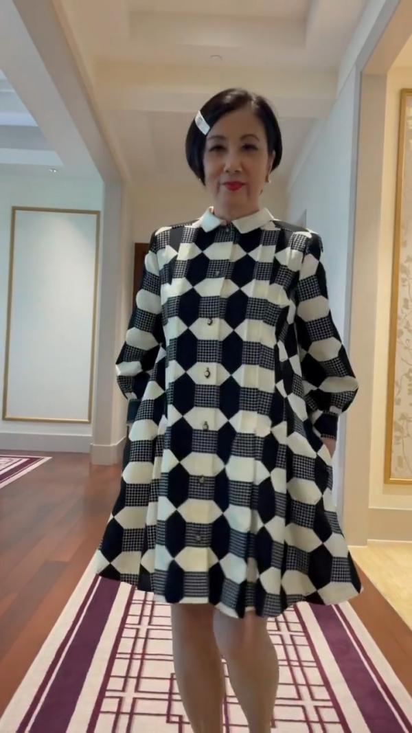 74歲汪明荃澳門出騷少女裝上陣 千呎酒店房內「華麗轉身」網民：好可愛！