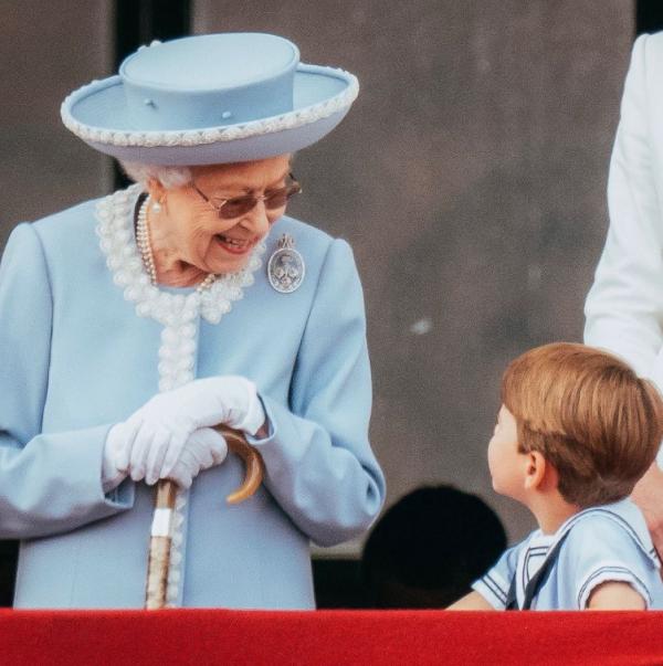 英女王與路易王子聊天內容曝光 唇語專家揭曉兩人暖心對話