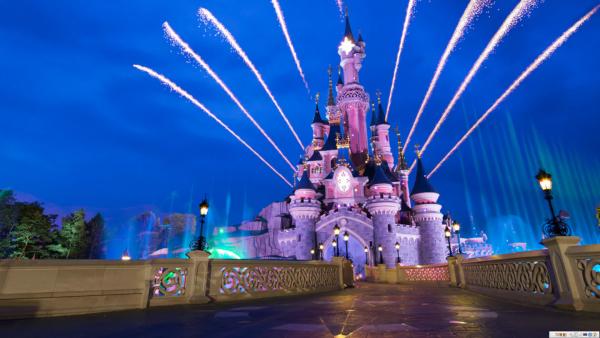 迪士尼推忠粉私人飛機豪華之旅 去勻12個 Disneyland 索價○○萬！
