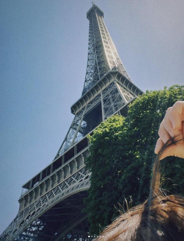 姜濤行蹤成謎?今晨突現身在巴黎 去巴黎鐵塔打卡更專程到「這裡」影相