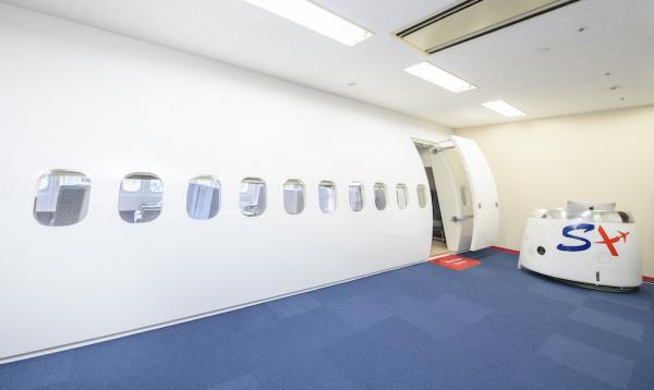 東京酒店首創飛行體驗Staycation 模擬駕駛波音737客機 重回香港啟德機場