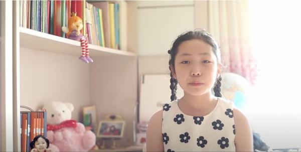 11歲少女大騷英式口音介紹北韓 揭開北韓神秘面紗！大讚平壤多嘢玩