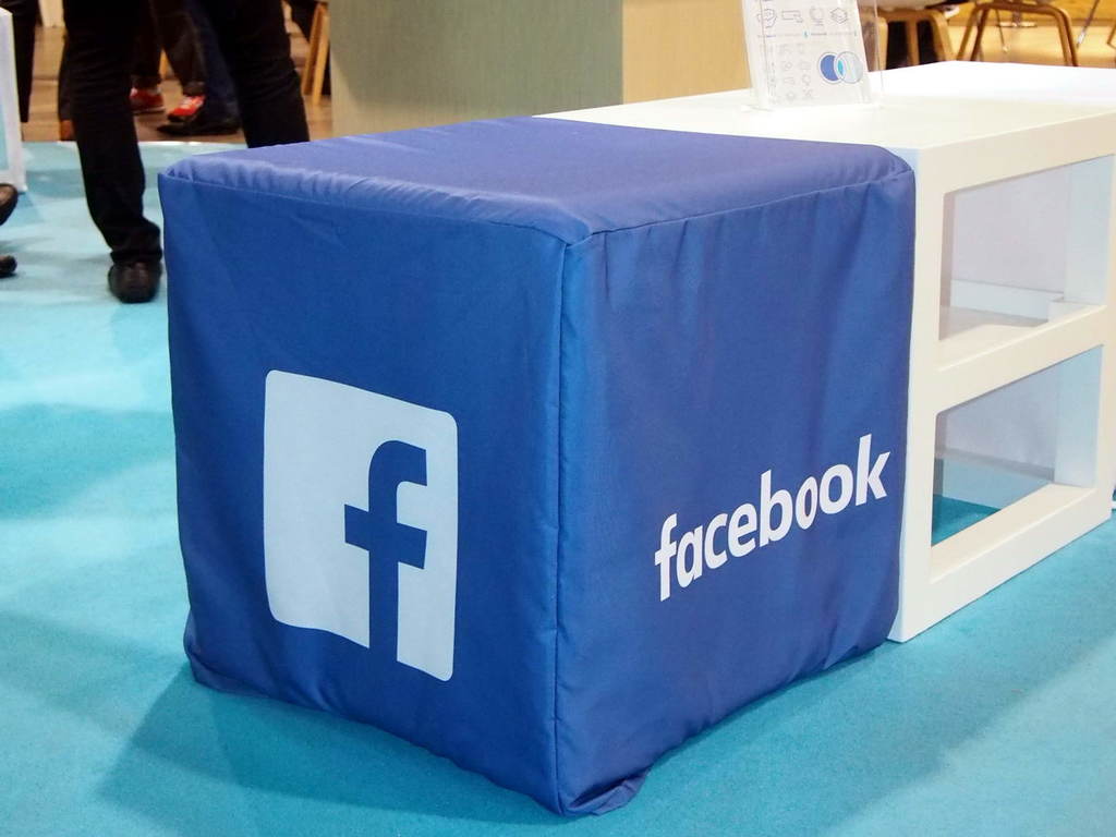 FB 史上最大用戶資料外洩危機？高層拋售股票才震驚| ezone