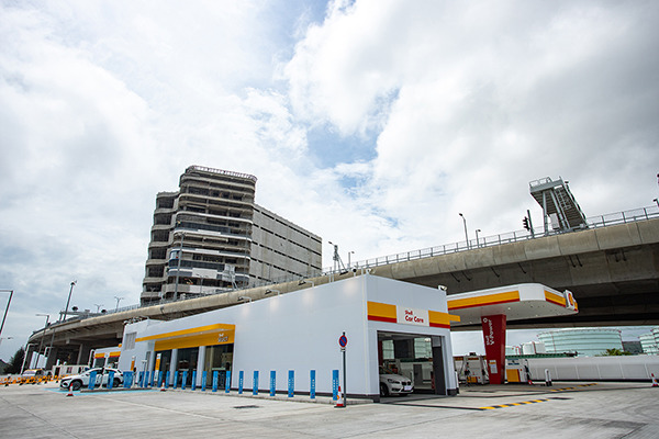 Shell全港首個油電站啟用 最齊全汽車美容 歎住按摩椅等充電 入油換JDM復刻跑車 | ezone