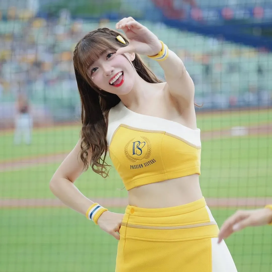 前TVB童星冼迪琦再推出性感寫真？火辣矇矓美照令人想入非非！