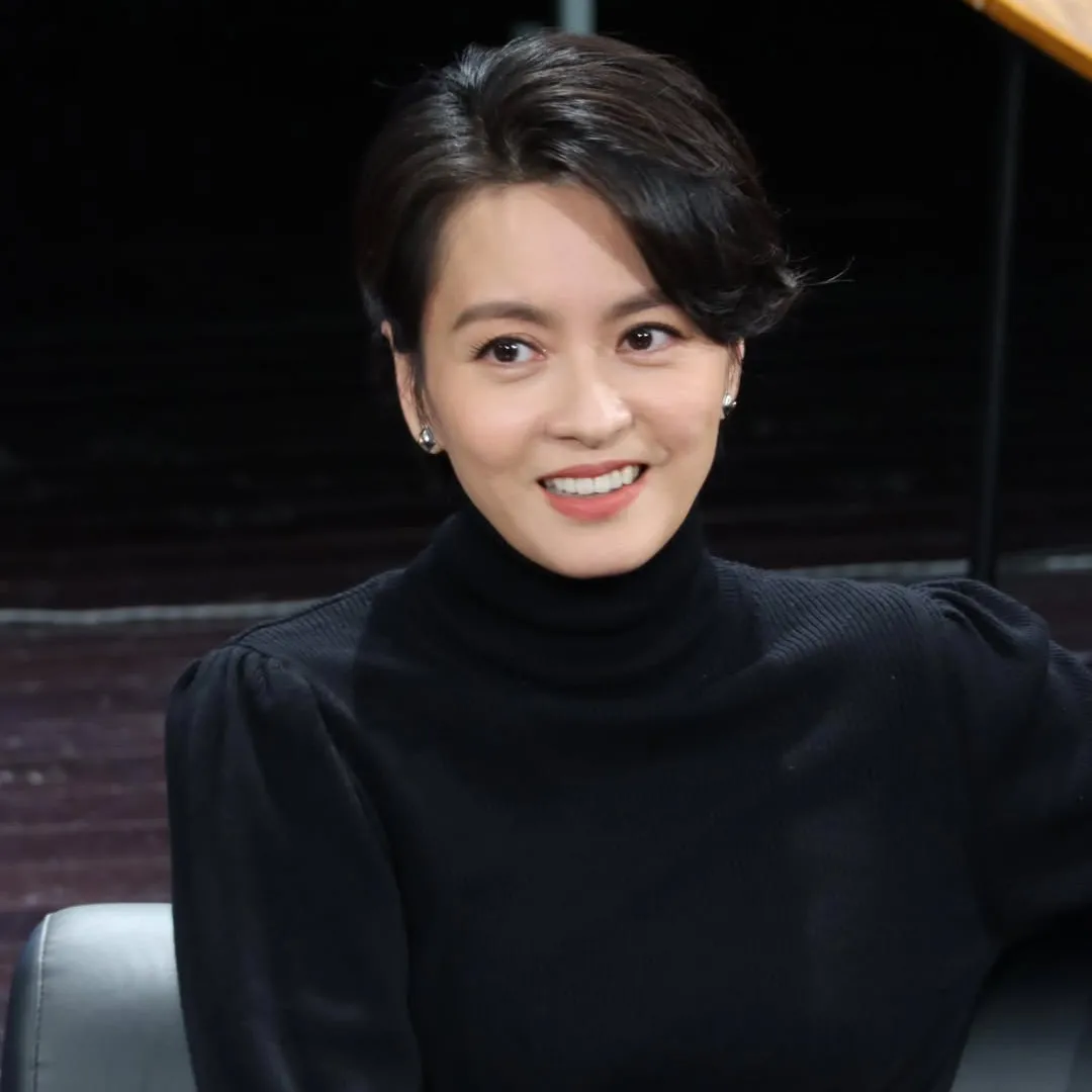 梁詠琪晒主婦日常意外曝光豪宅！半山單位擁巨型露台享無際海景！