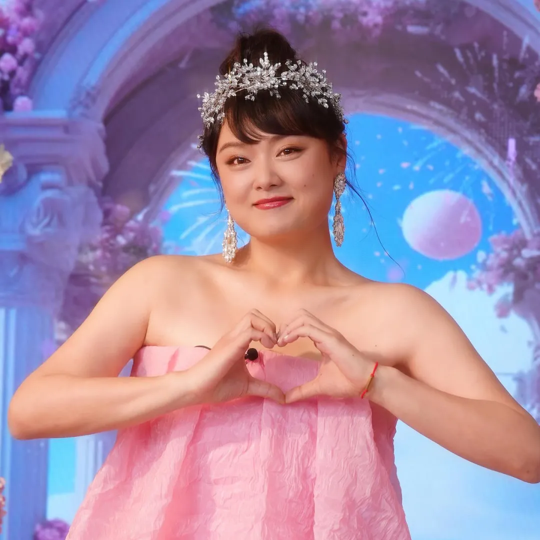 細細粒陳嘉佳勁減130磅瘦足幾個碼！激罕性感著小背心晒超強事業線！