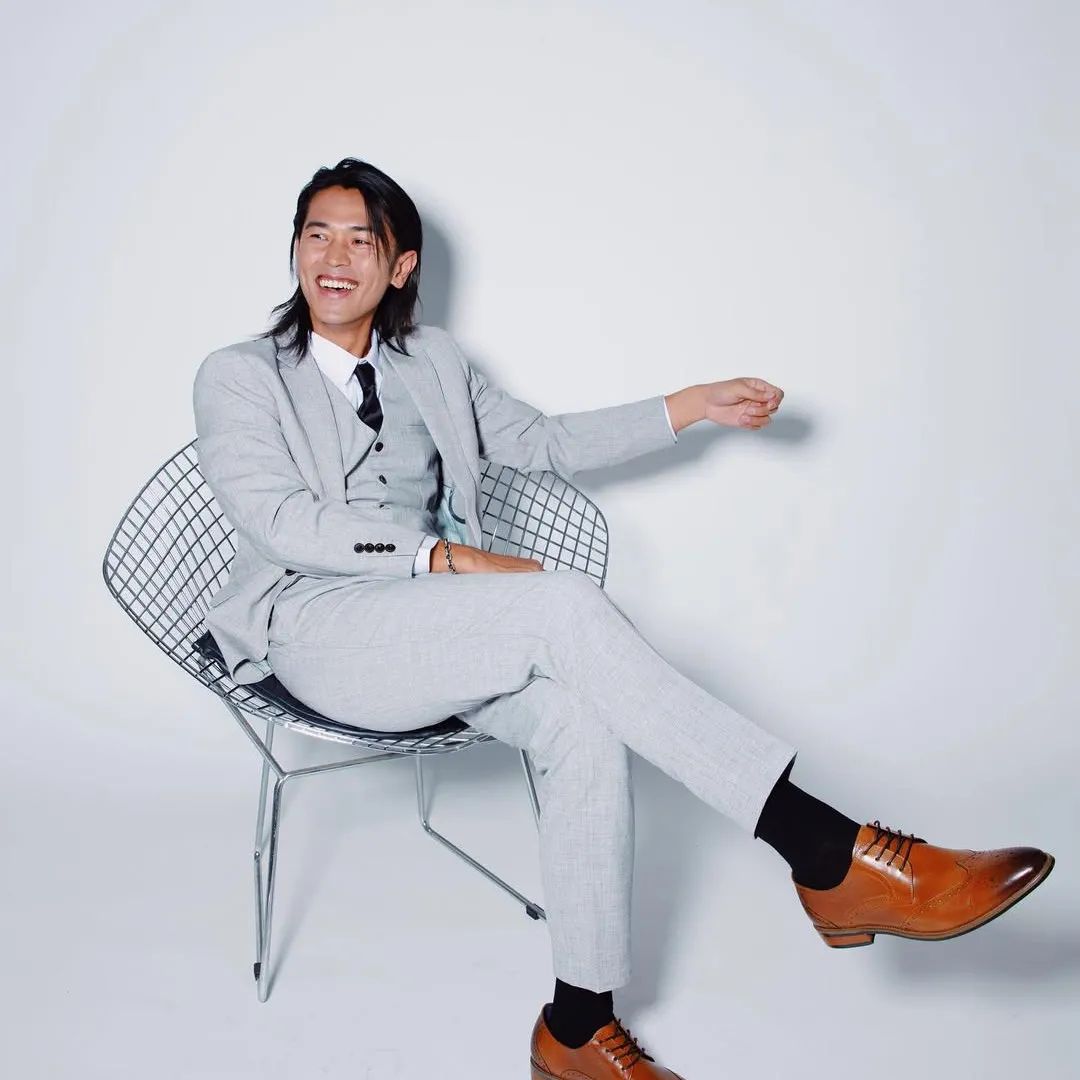 馬志威疑戀上COLLAR經理人戴穎！挽手撐枱腳共用一車行為親暱！