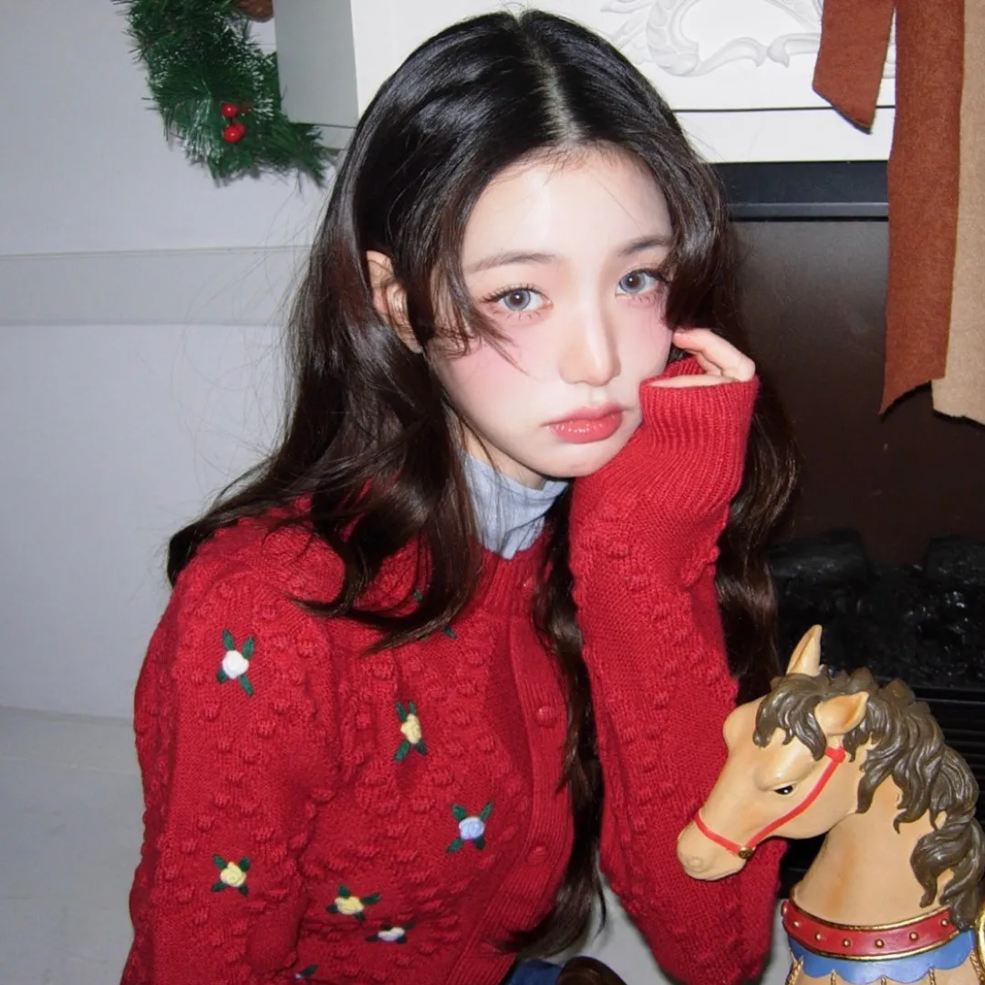 2025新年12生肖開運顏色！開工首日穿搭建議：藍色襯衫/金色飾物？