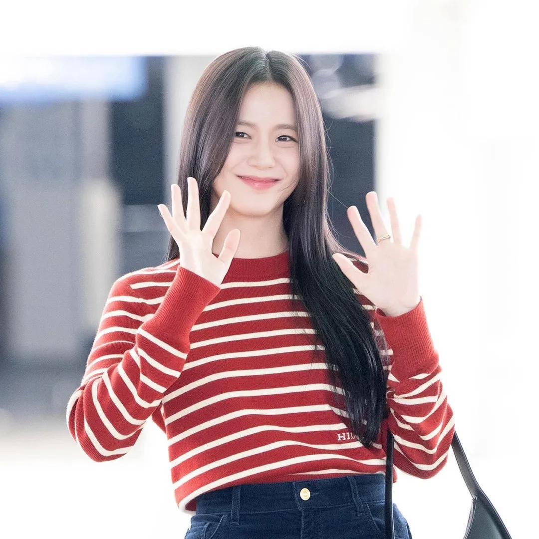 Jisoo睽違6年再去紐約時裝週！減齡時尚造型獲讚：睇唔出就嚟30歲！