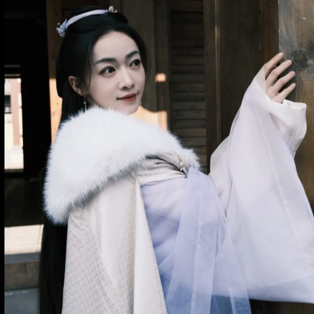 春花焰｜吳謹言被爆懷孕不否認！ 生圖明顯見肚連做危險動作惹粉絲憂！       