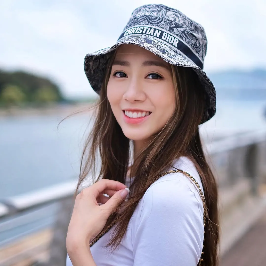 TVB小花胡美貽31歲生日豪華遊艇收花！進駐富二代男友4億豪宅有望做百億新抱！