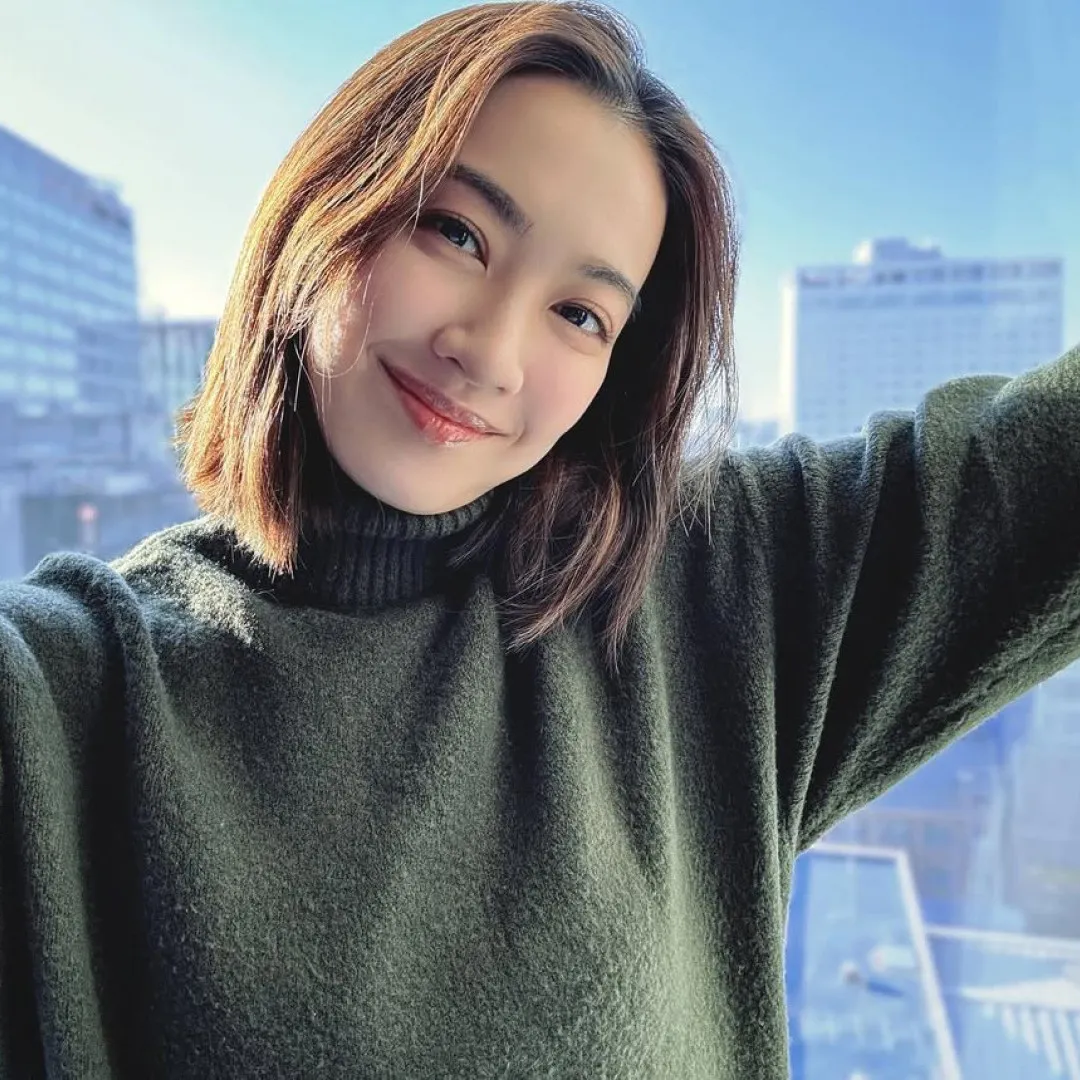 前港姐季軍朱千雪現身藝術展無人認出？！網民直言身形圓潤不少判若兩人！