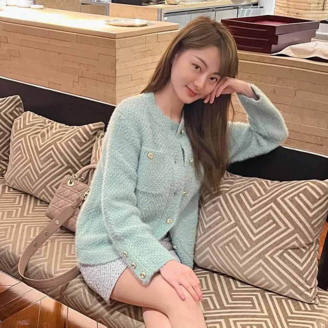 前港姐亞軍王卓淇轉行賣平價手飾因一事公審客人？！出身富裕擁600萬物業狂晒名牌手袋！