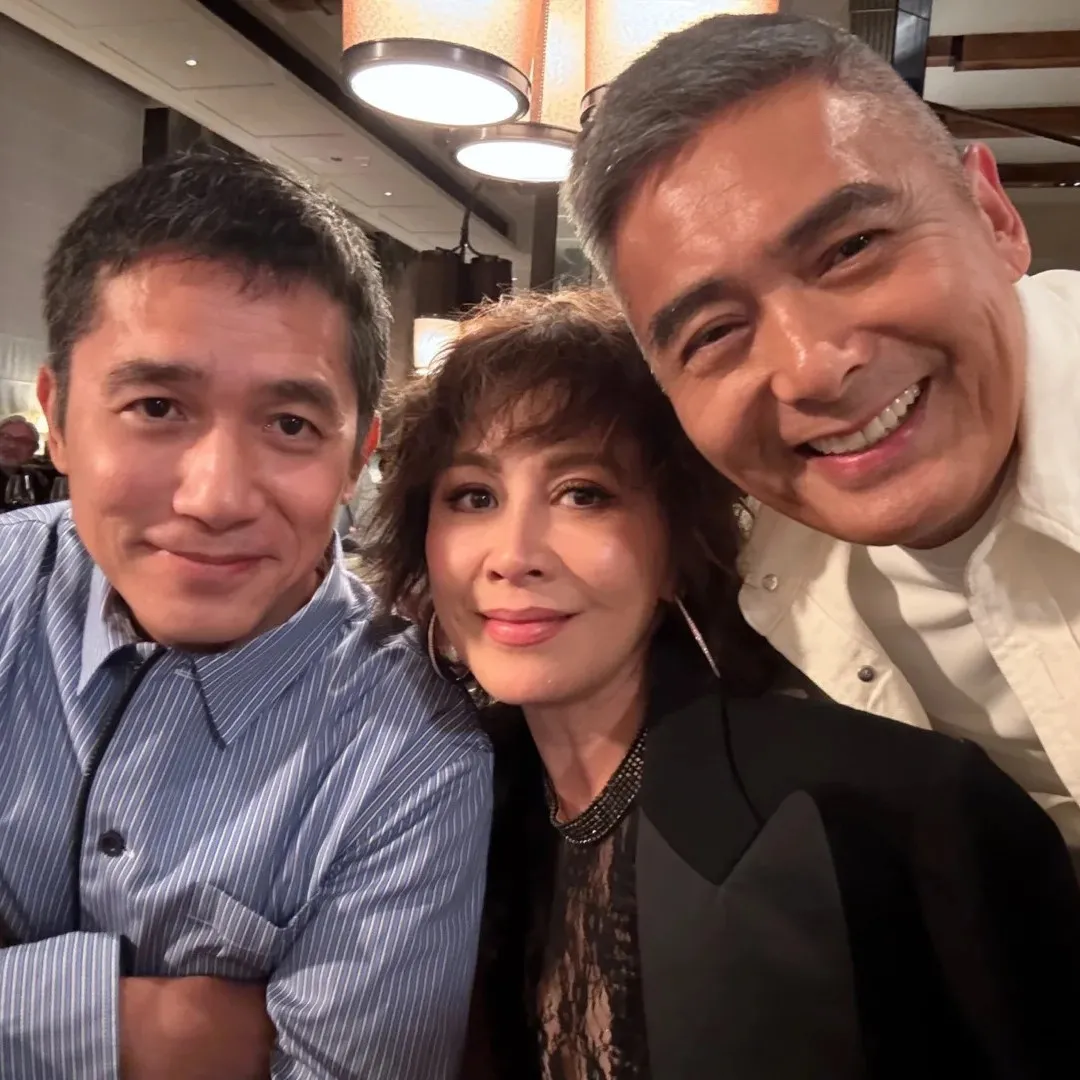 劉嘉玲罕晒《新紮師兄續集》世紀合照！與周潤發、梁朝偉金三角合體掀熱議！