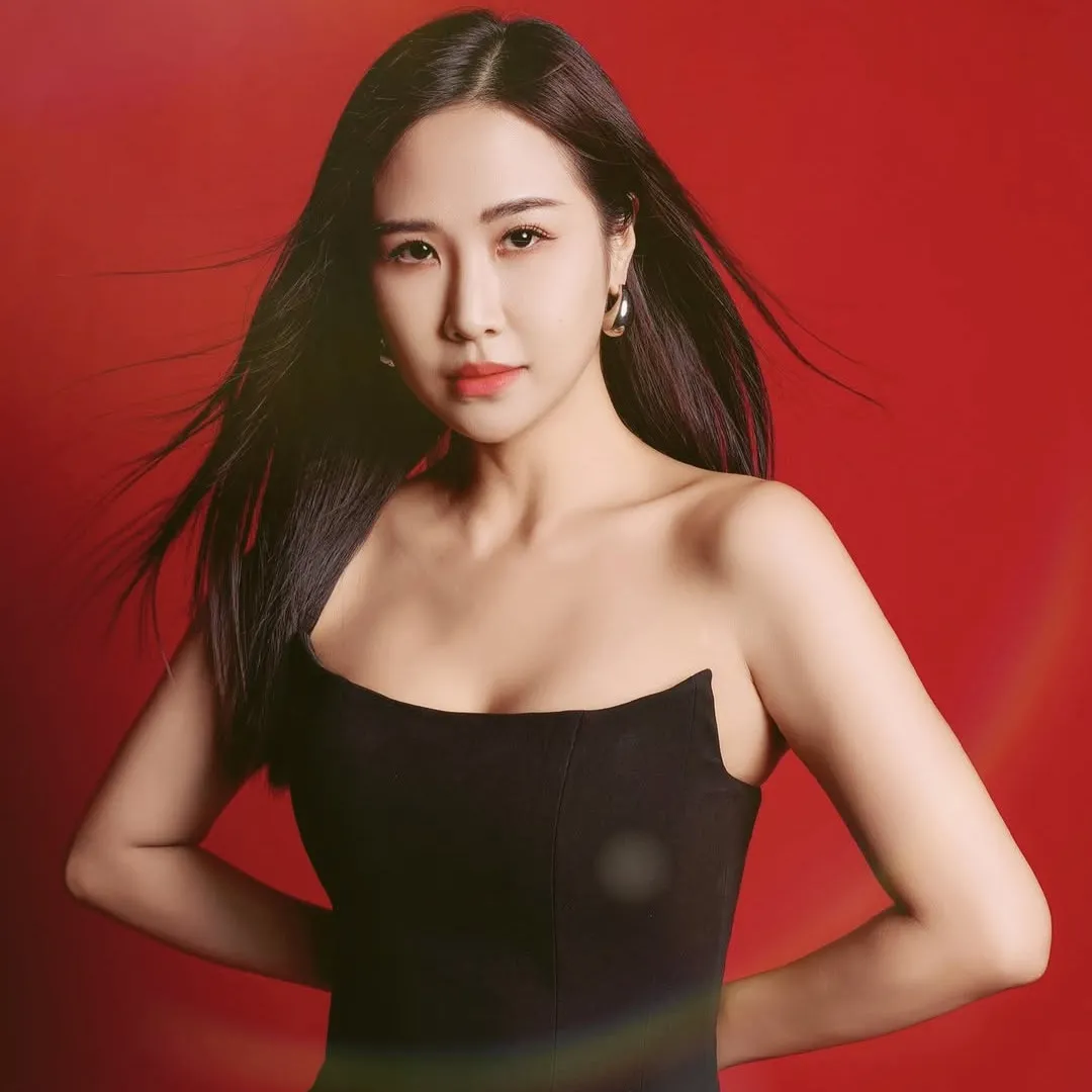 「最索經理人」林寶玉少布比堅尼性感程度前所未有！池邊擺Pose姿態撩人讓人無法招架！