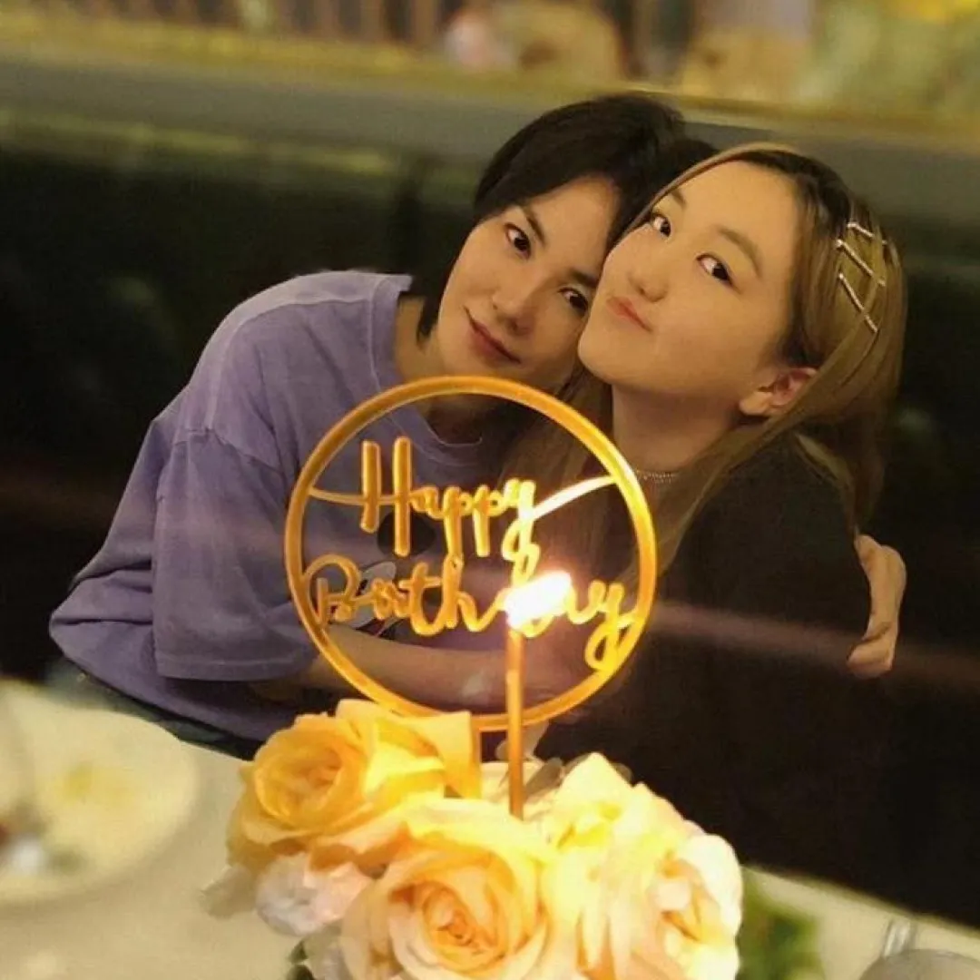 王菲細女李嫣手術後首露臉再無兔唇痕跡！愈大愈靚極有媽媽年輕時風範！