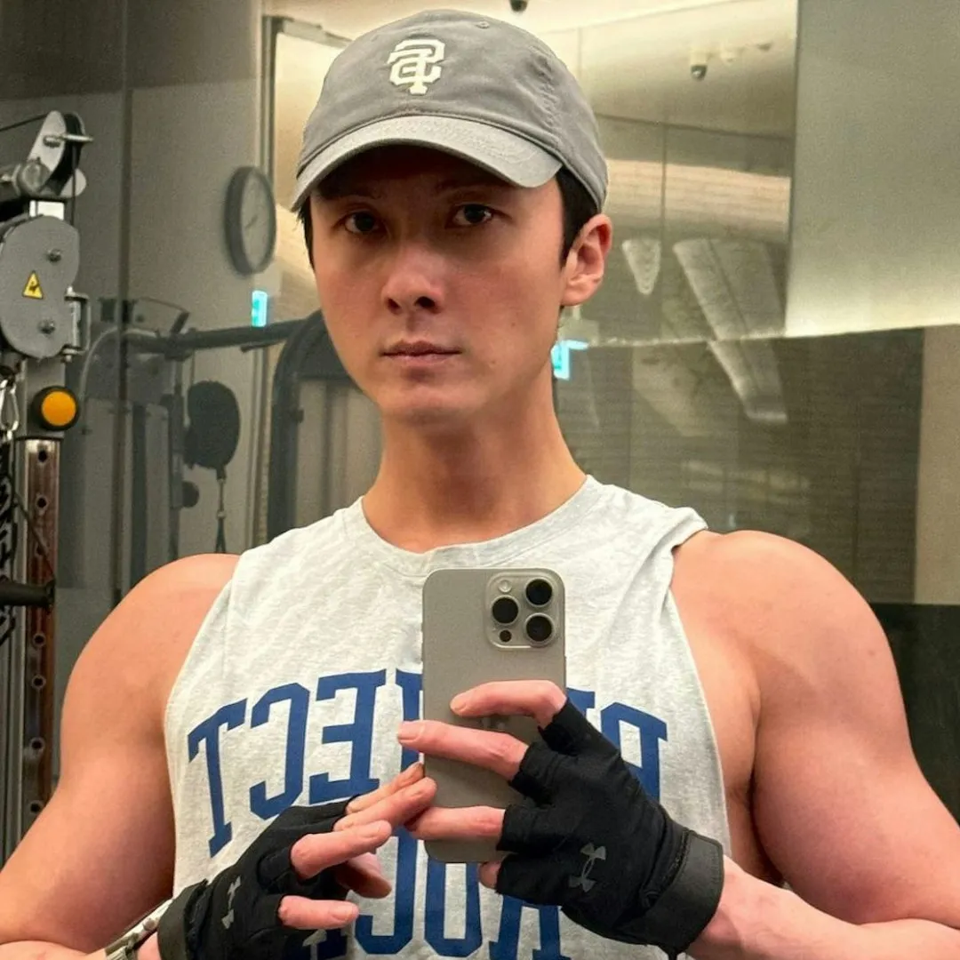 離巢視帝王浩信瘦到判若兩人激罕光頭示人！飾演「法海」一角驚艷同場大導演！