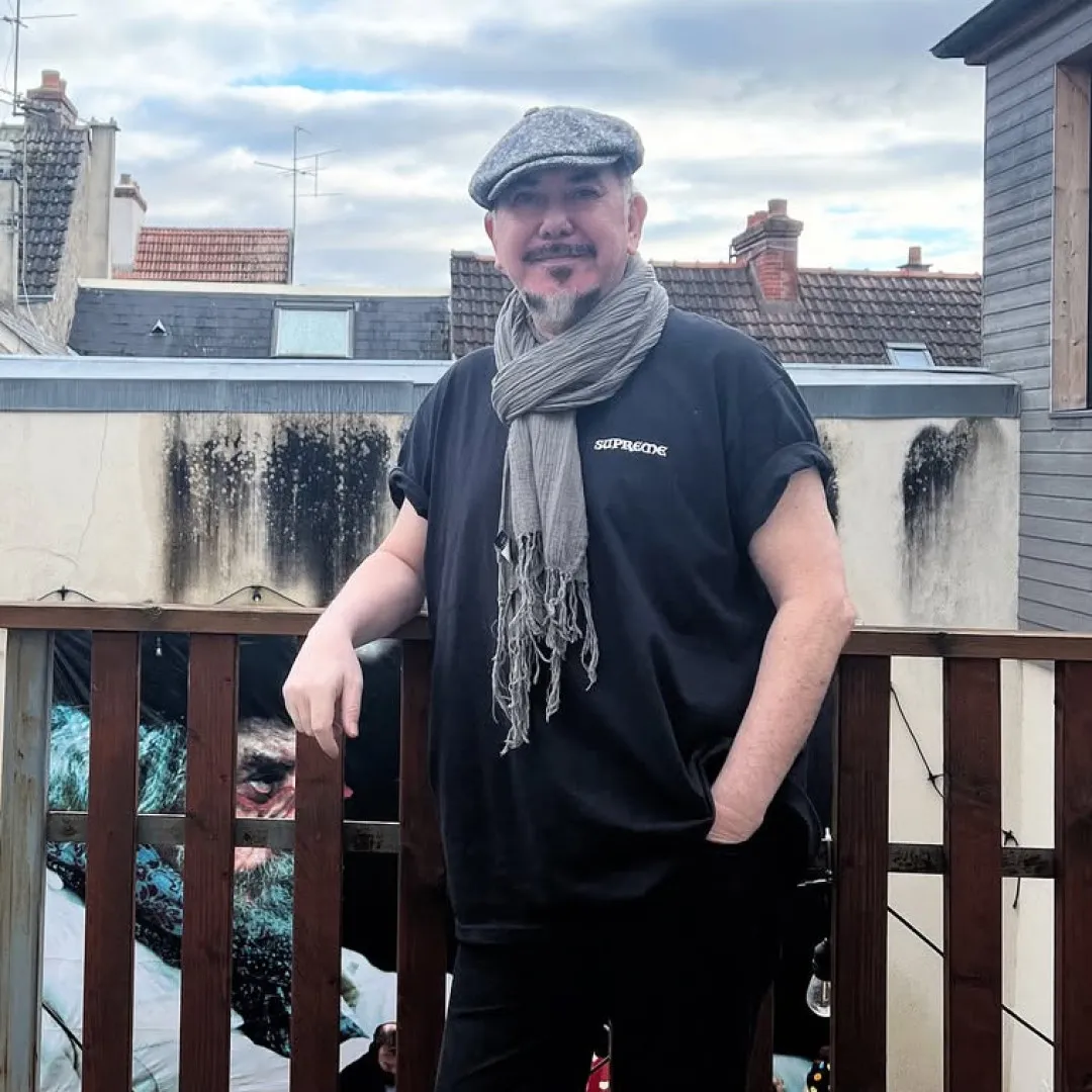 黃秋生突晒29歲大仔近照長相帥氣似足爸爸！曾遇嚴重車禍浴火重生居加拿大做服裝公司經理！