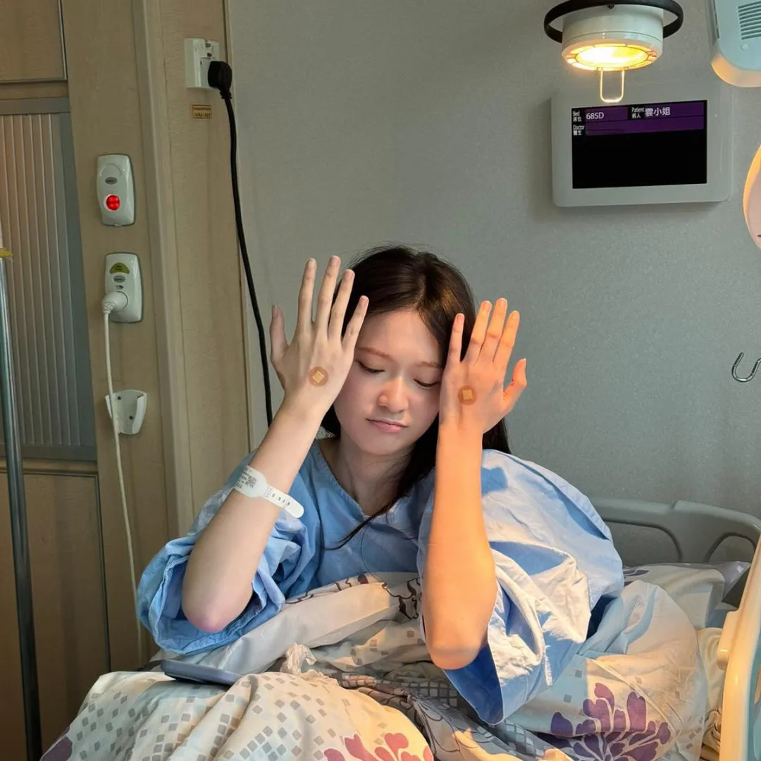 Cloud雲浩影入院惹大肚傳聞？病床照曝光後親自回應！否認與男友已同居