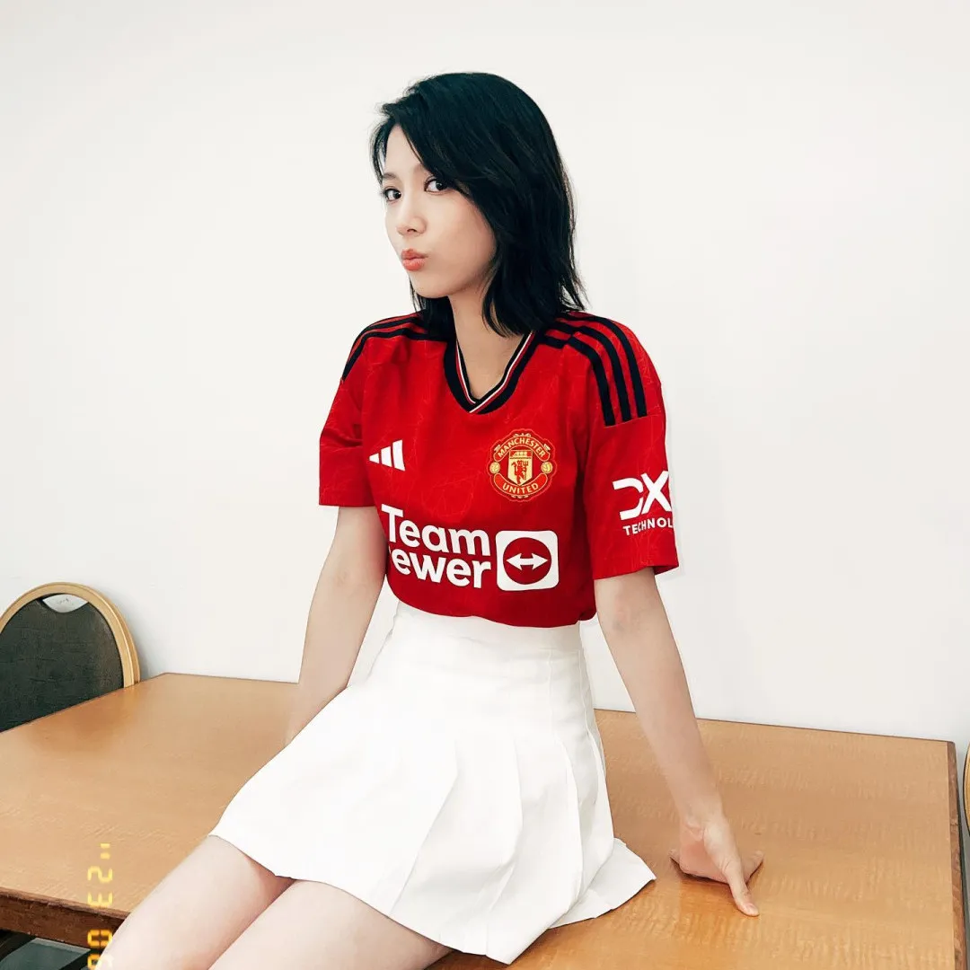 前港姐冠軍陳曉華與TVB力捧小生激罕同框一舉動疑曝光戀情！屢傳戲假情真熱戀多時昇華至同居關係！