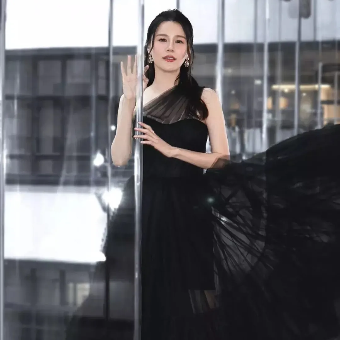 黃翠如自爆產後體重腰圍！加速收身成果初嘗印尼折疊式紮肚