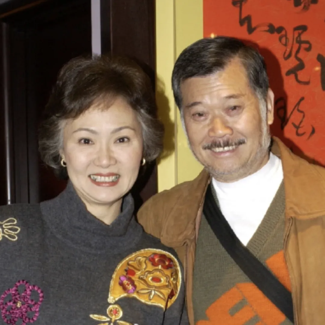 雪妮與唐佳半世紀浪漫情史回顧！患病及息影後老公成經理人、保鑣相伴在旁！